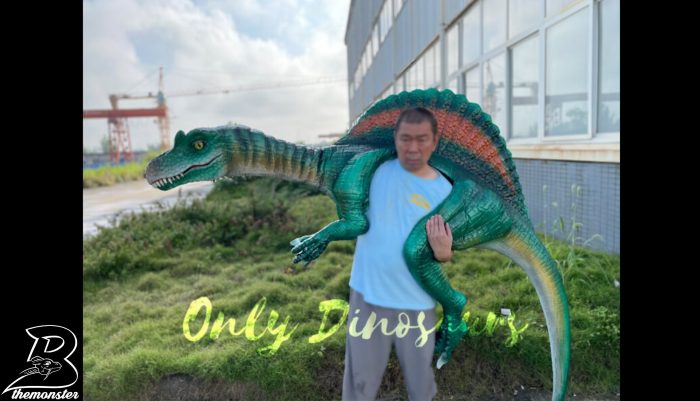 Colorful Spinosaurus Shoulder Puppet in vendita sul Bthemonster.com