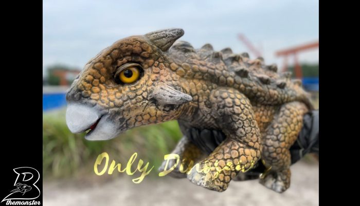 Wonderful False Arm Ankylosaur Dino Puppet in vendita sul Bthemonster.com
